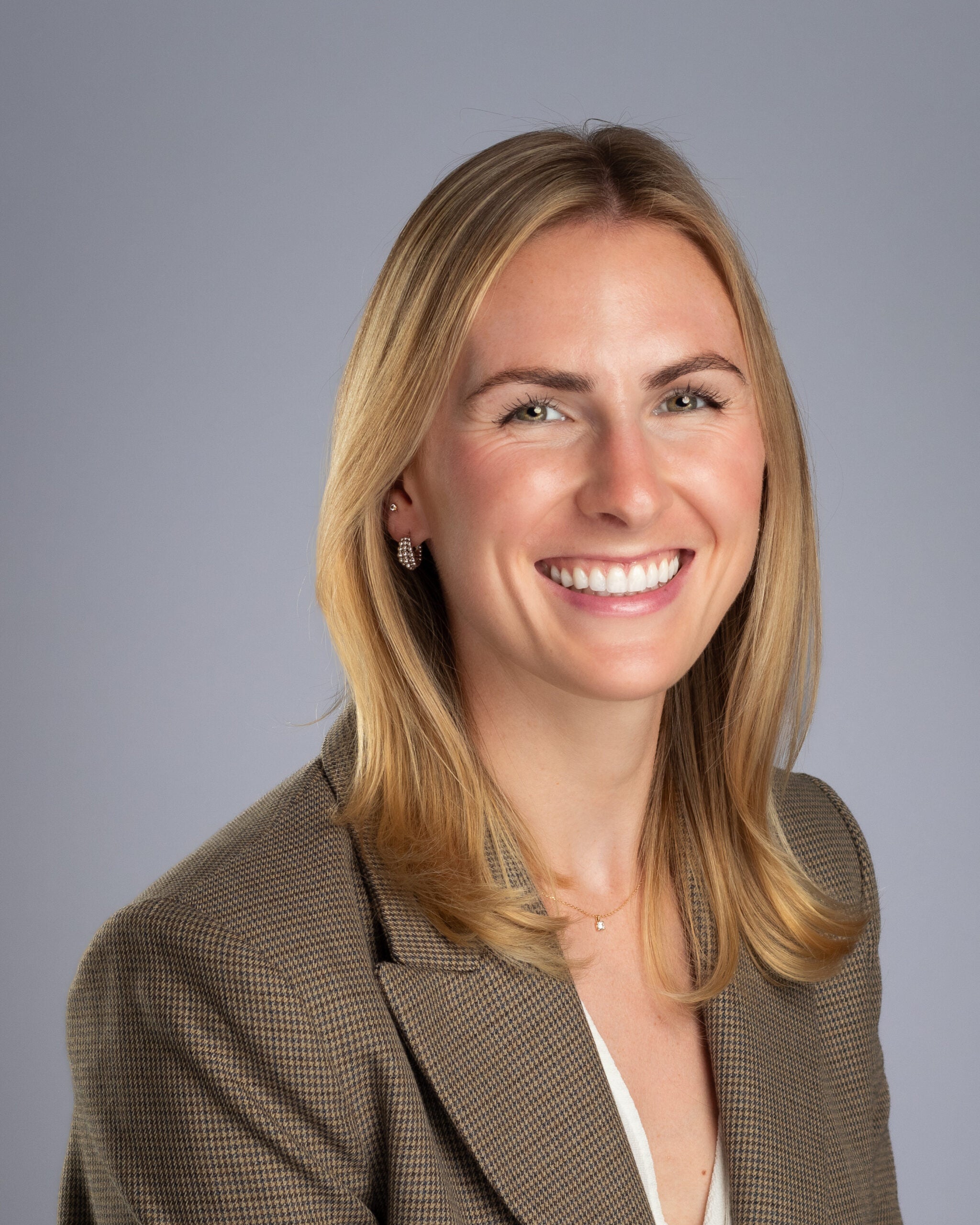 Headshot of Mia Hodges