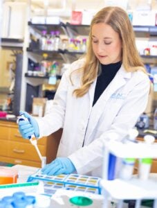 UNC School of Medicine student Mary Kaufmann in the Han Lab.